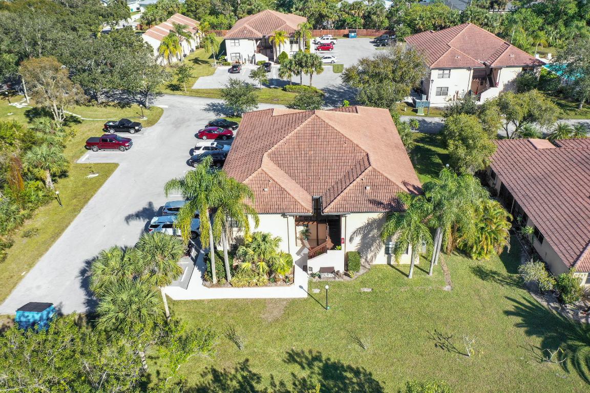 2432 SE Garden Terrace 703