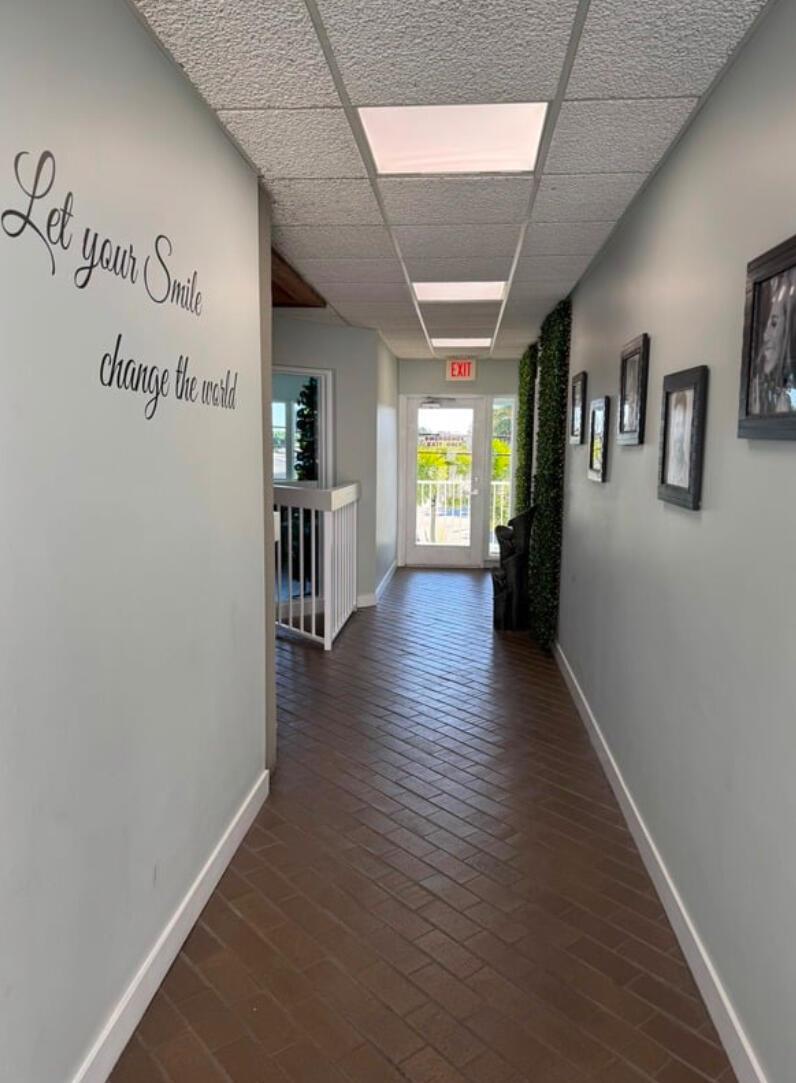 1825 Ne 45th Street Suite C Property Photo 9