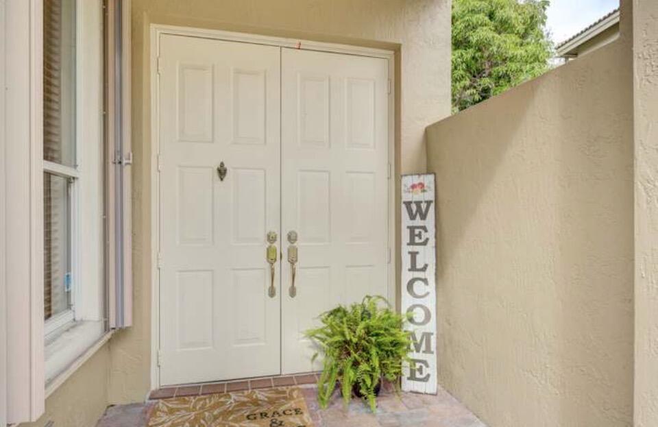 5012 Victoria Circle Property Photo 6