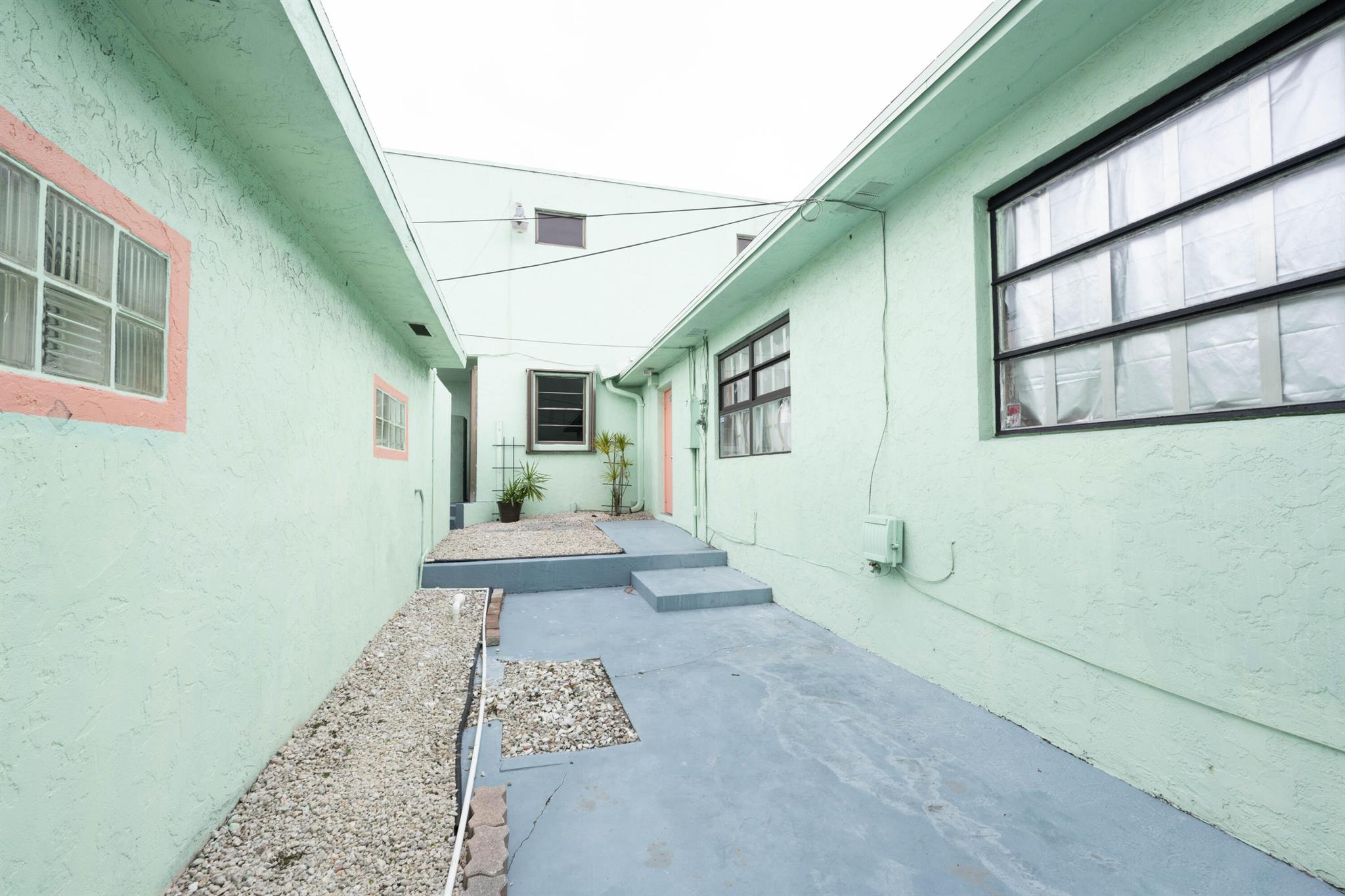 401 S Dixie Highway 107 Property Photo 20