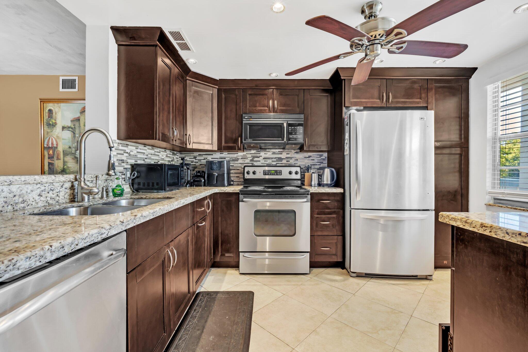 3002 Portofino Isle L3 Property Photo 1