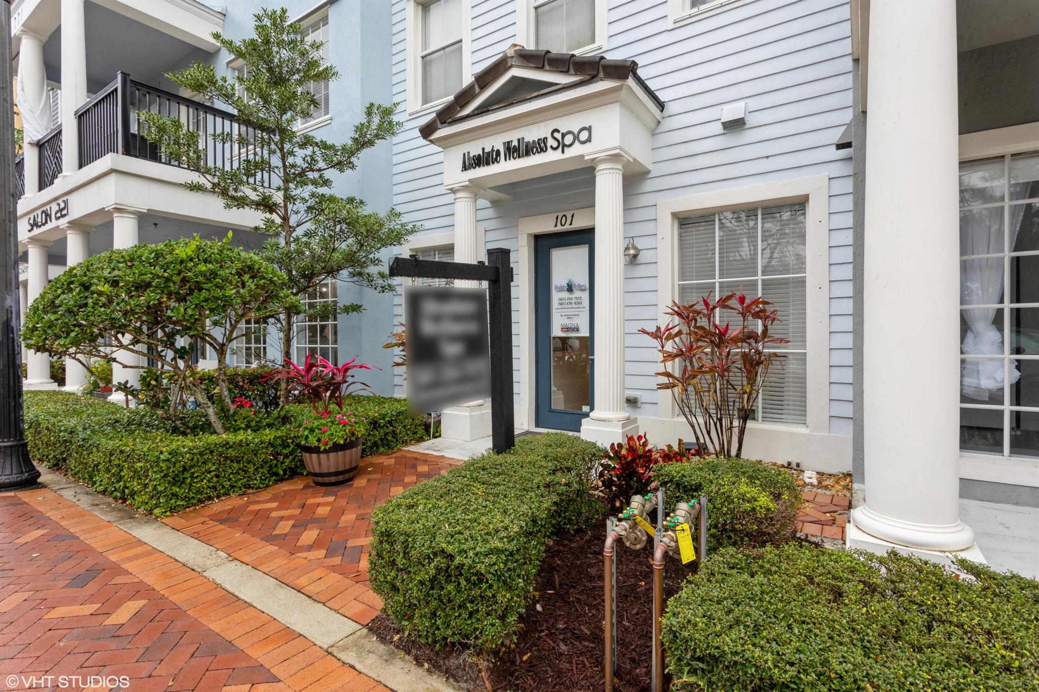 221 Greenwich Circle 101 Property Photo 2