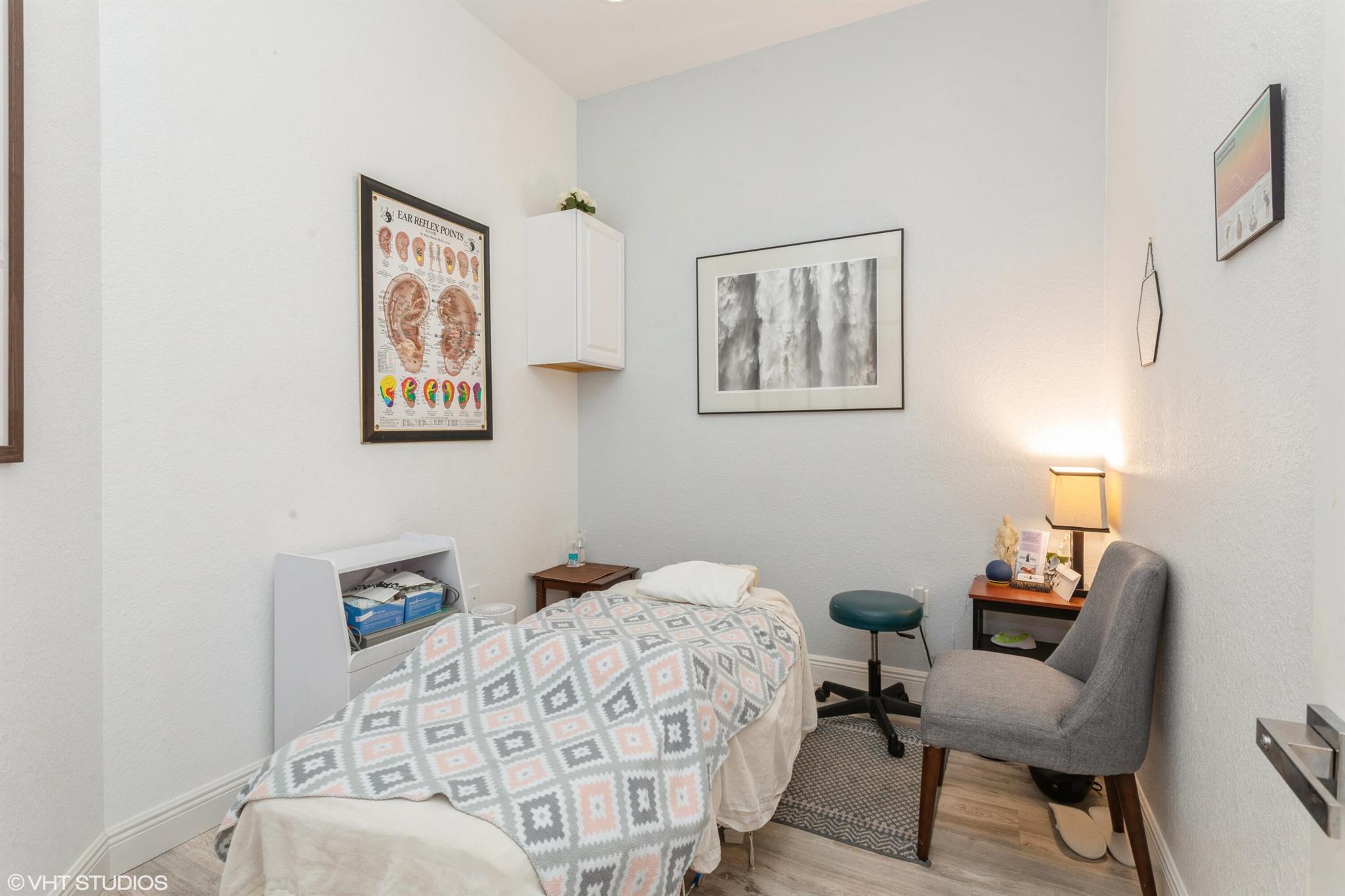 221 Greenwich Circle 101 Property Photo 10