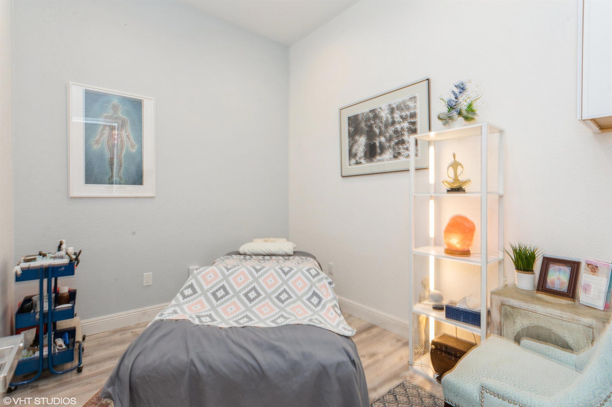 221 Greenwich Circle 101 Property Photo 12
