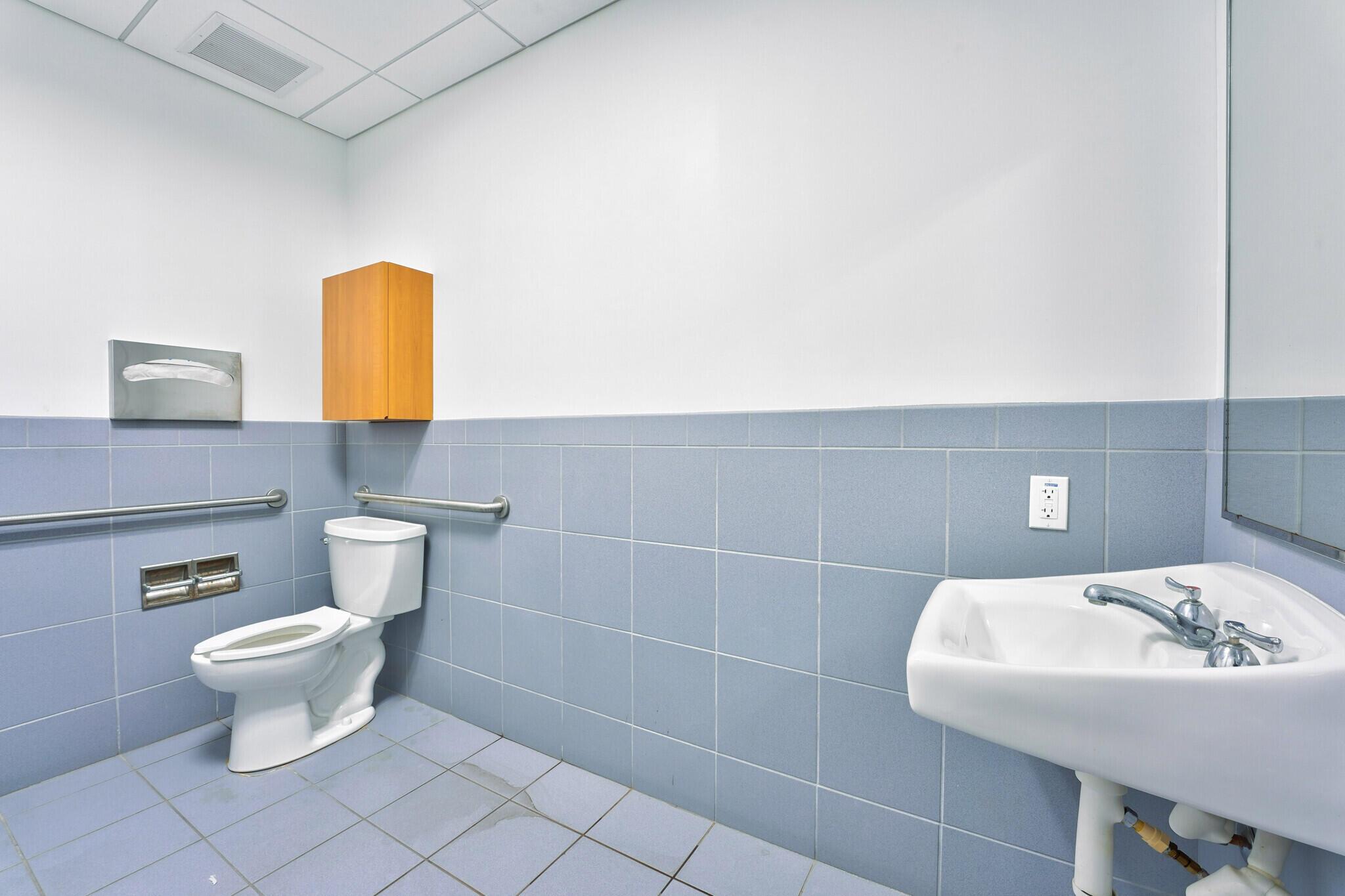 1200 E Blue Heron Boulevard Property Photo 37