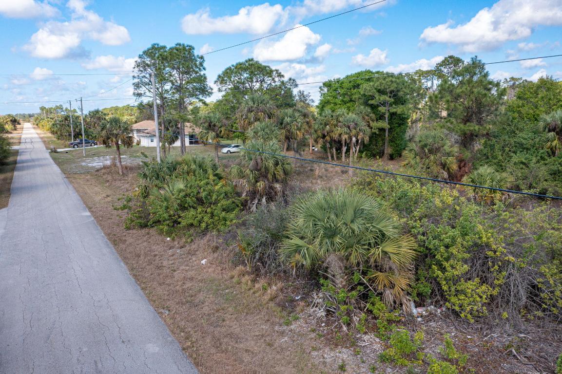773 Cadis Street E Property Photo 5