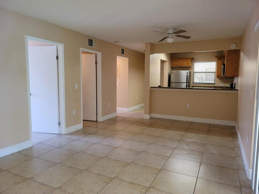 1542 Lake Crystal H Property Photo 6
