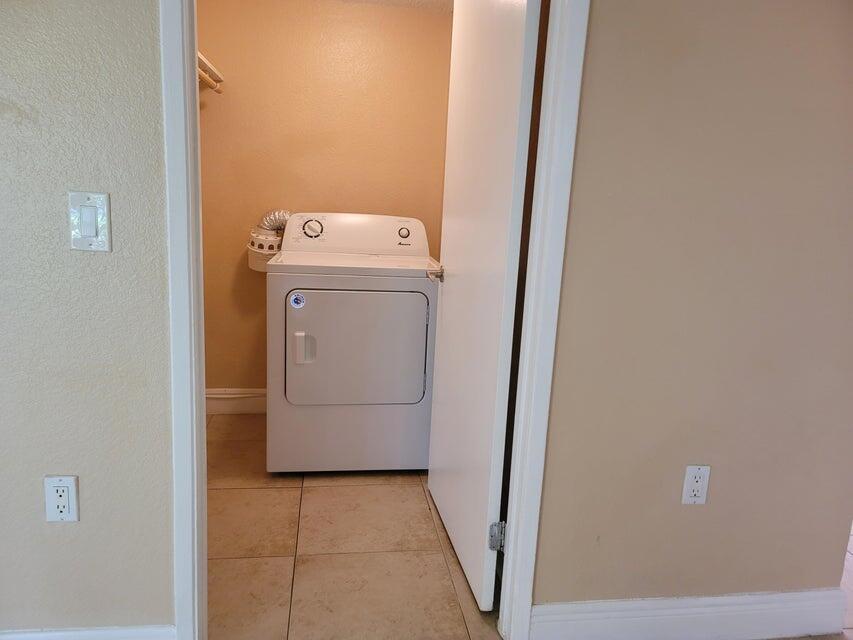 1542 Lake Crystal H Property Photo 7