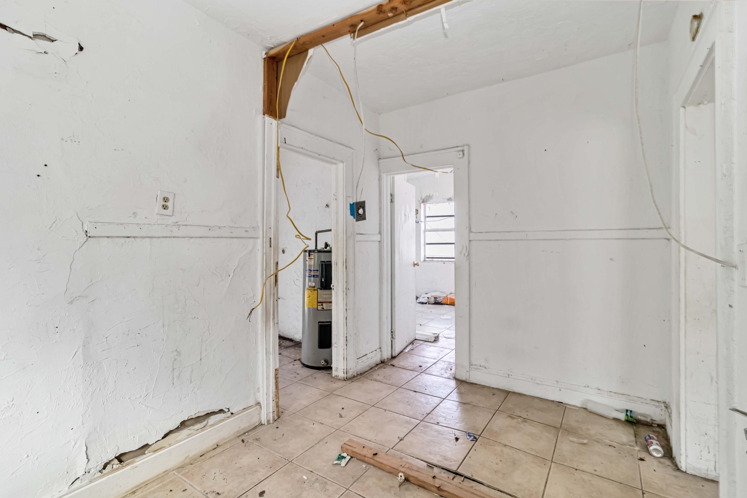 1839 Nw 49th Street Property Photo 6