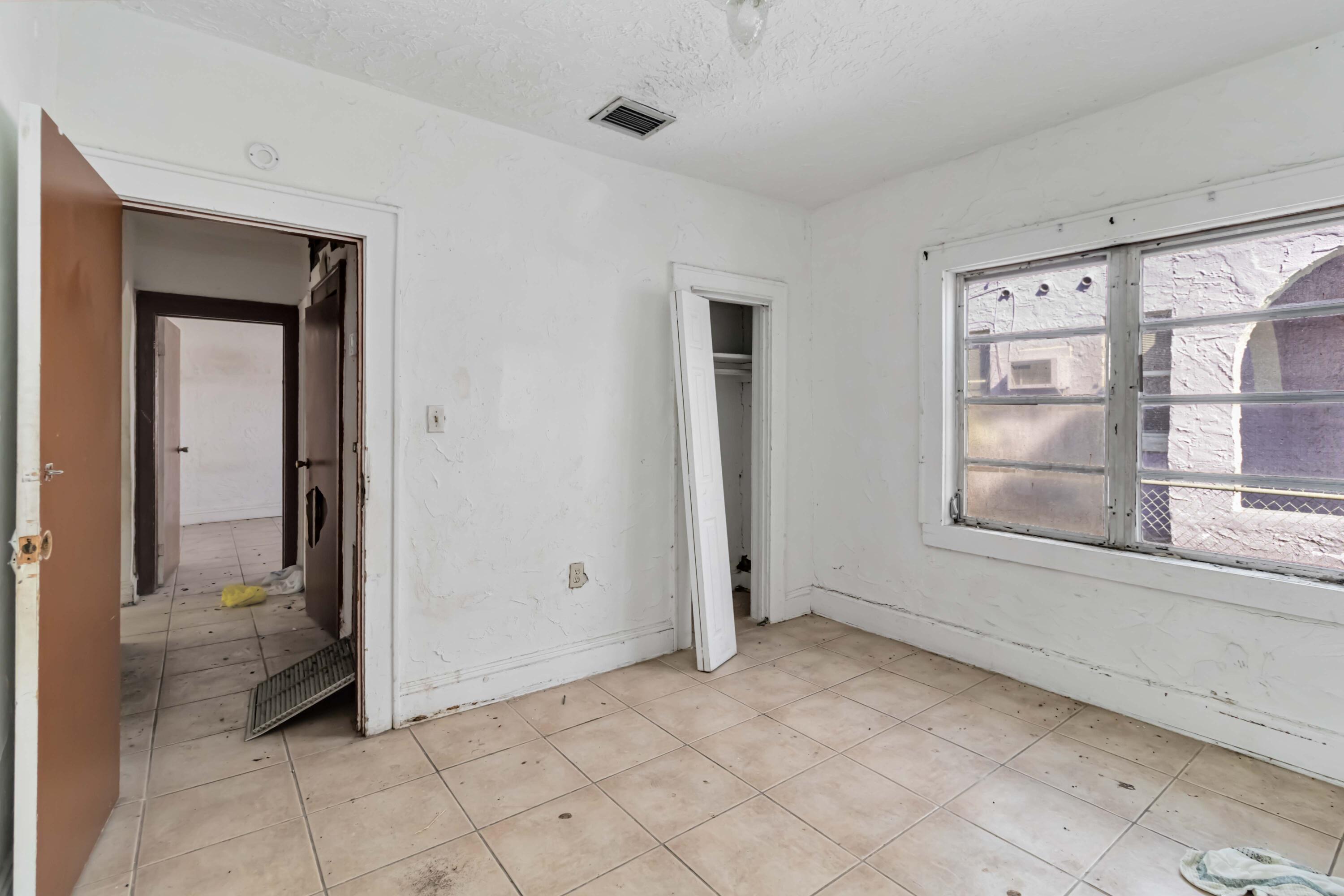 1839 Nw 49th Street Property Photo 22