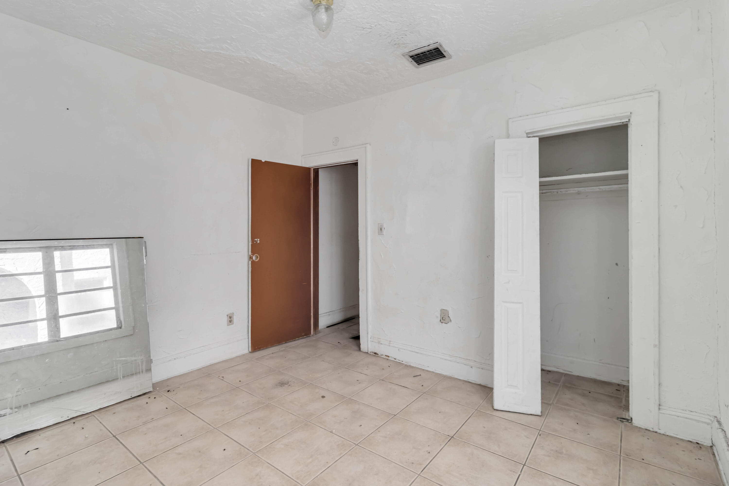 1839 Nw 49th Street Property Photo 23