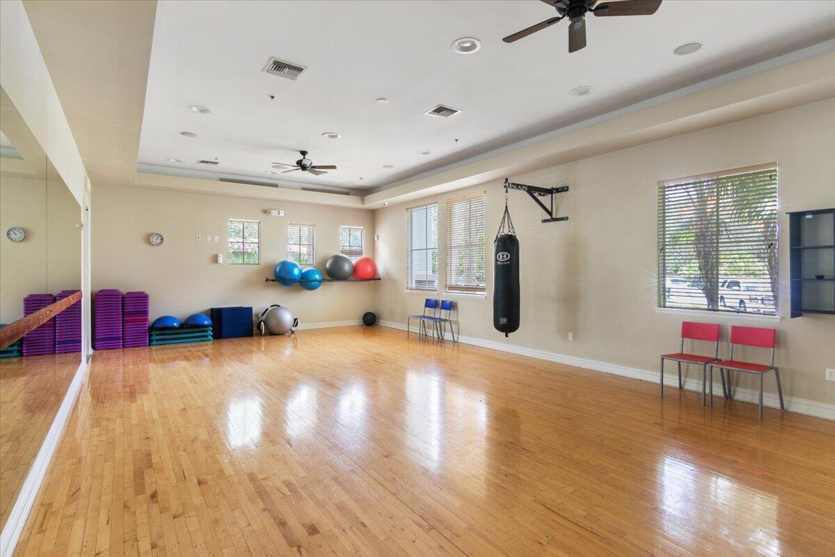 1423 E Barlow Court E Property Photo 68