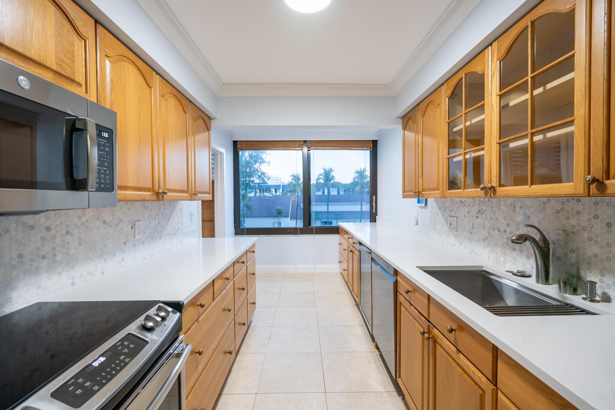 3589 S Ocean Boulevard 314 Property Photo 16