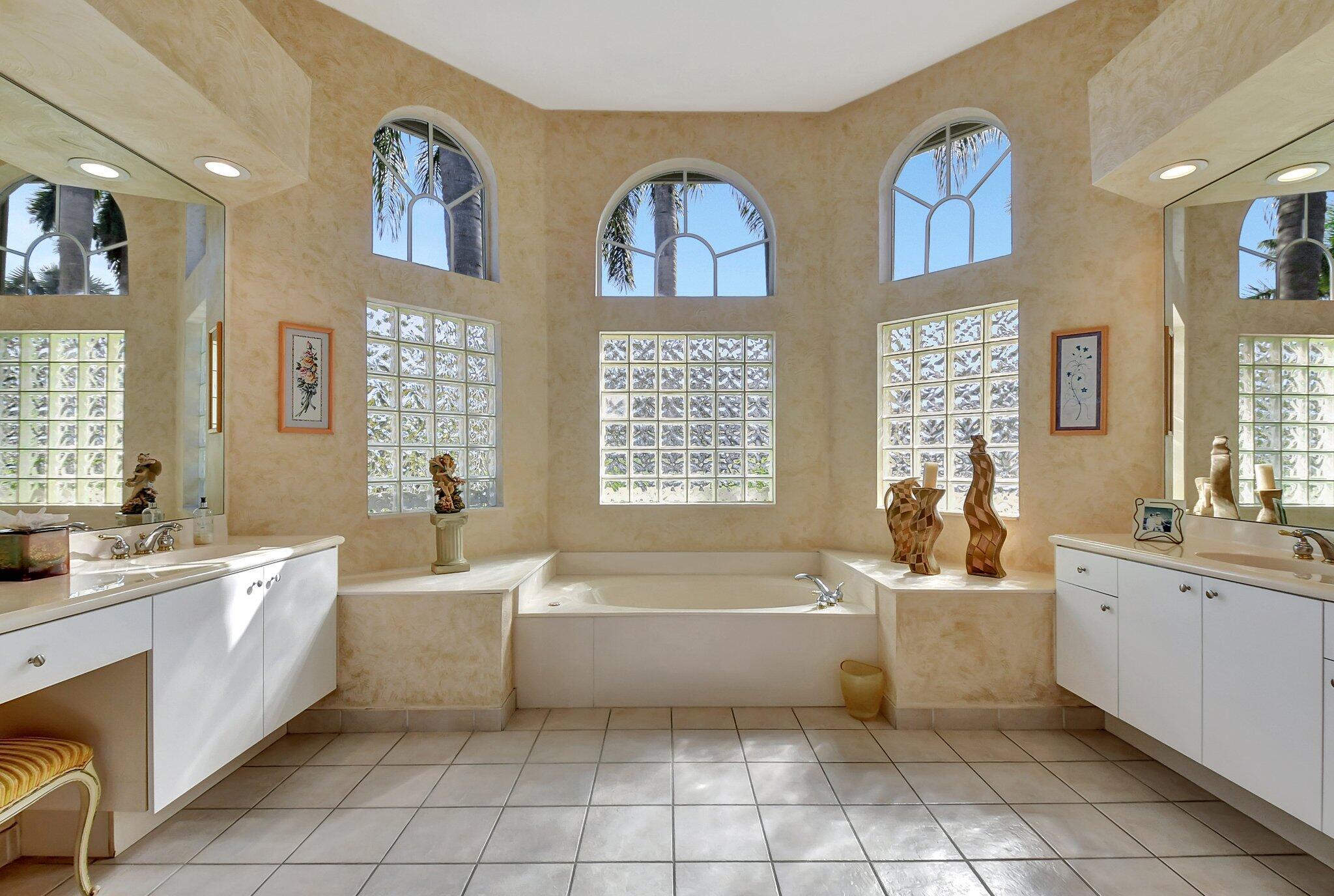 9635 Parkview Avenue Property Photo 13