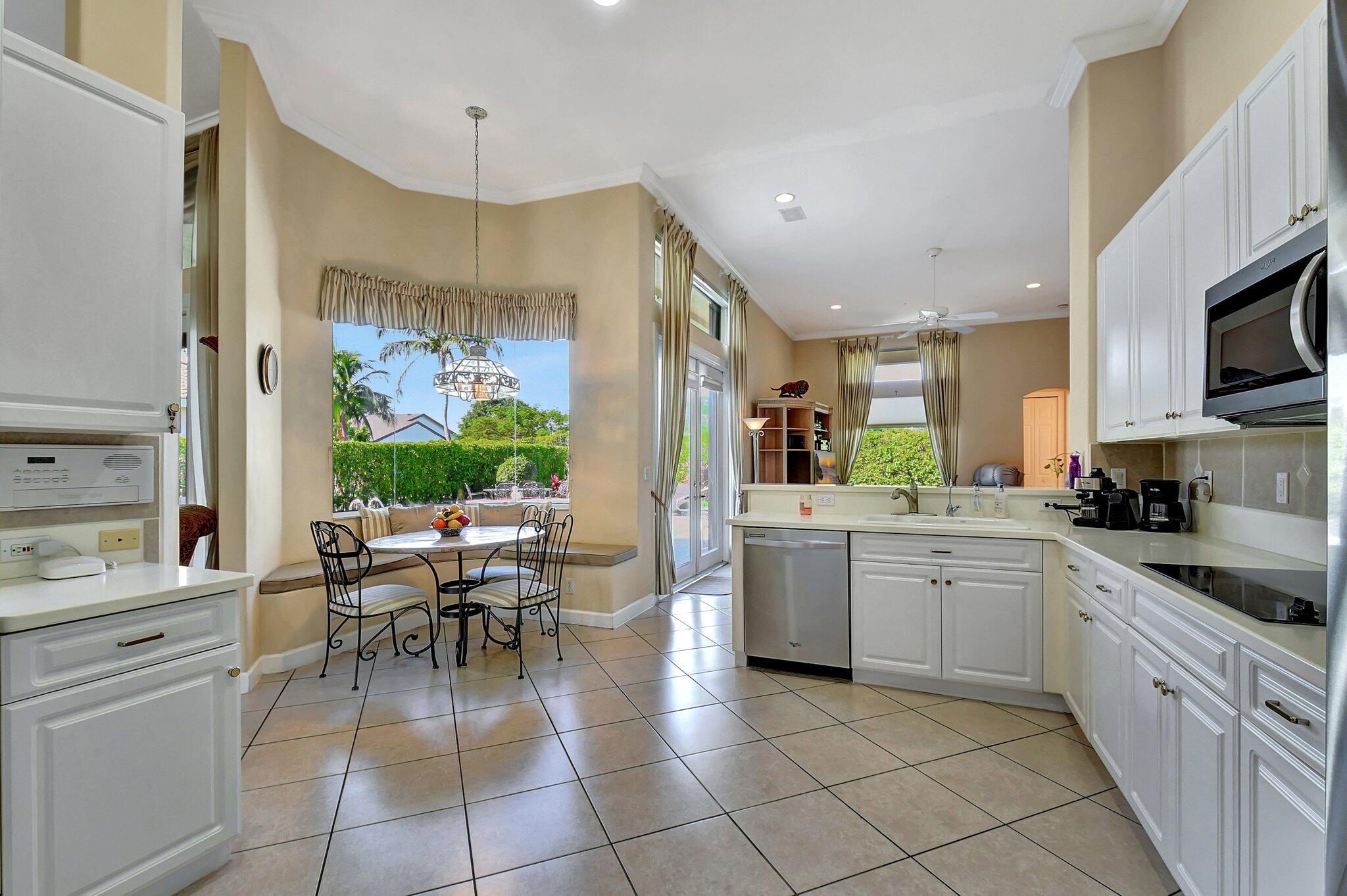 9635 Parkview Avenue Property Photo 14