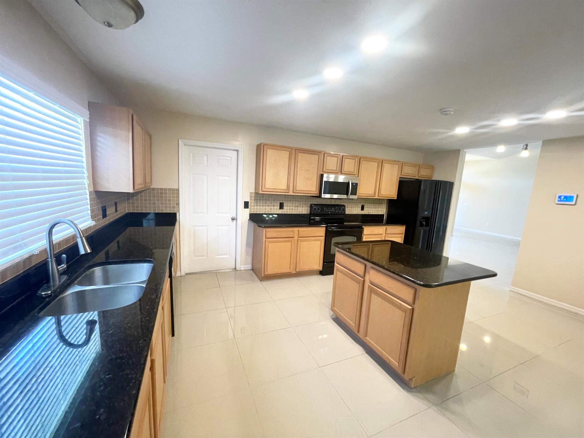 5758 Nw Cleburn Drive Property Photo 3