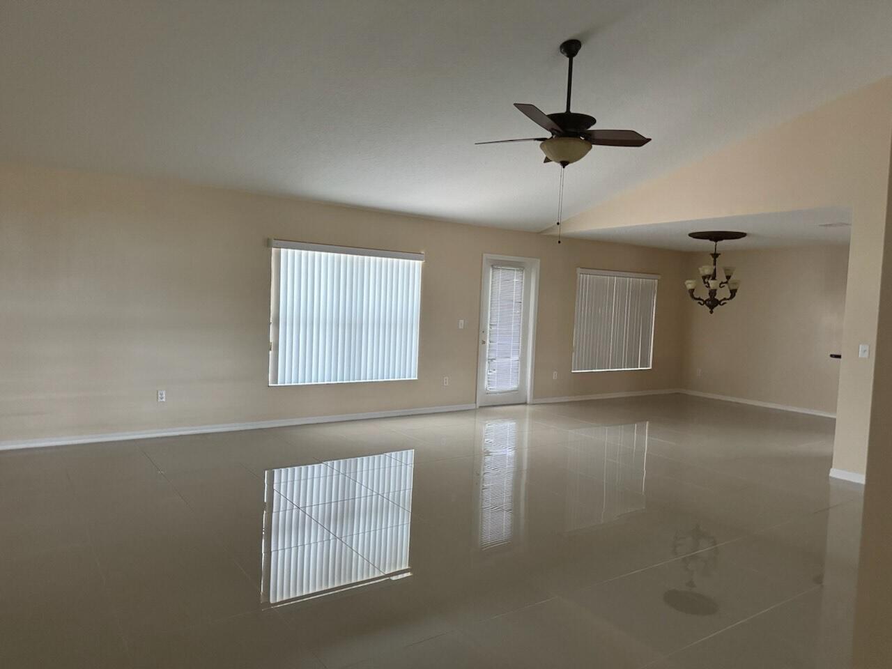 5758 Nw Cleburn Drive Property Photo 5