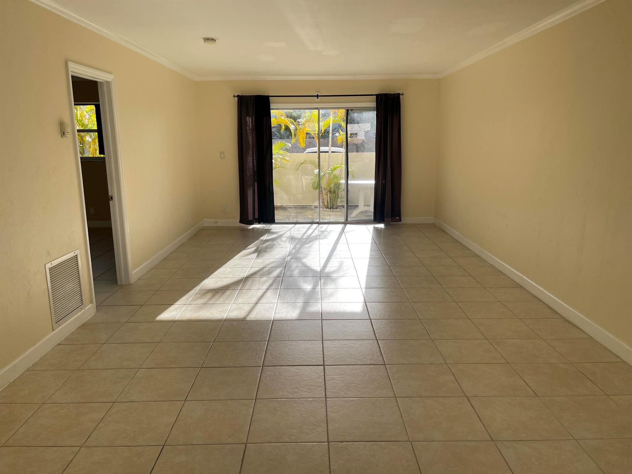 761 Hummingbird Way 103 Property Photo 3