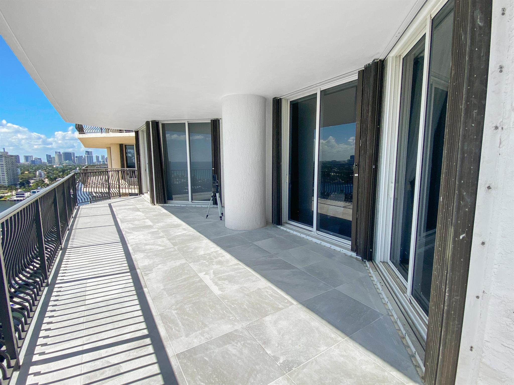 100 S Birch Road 1604e Property Photo 17