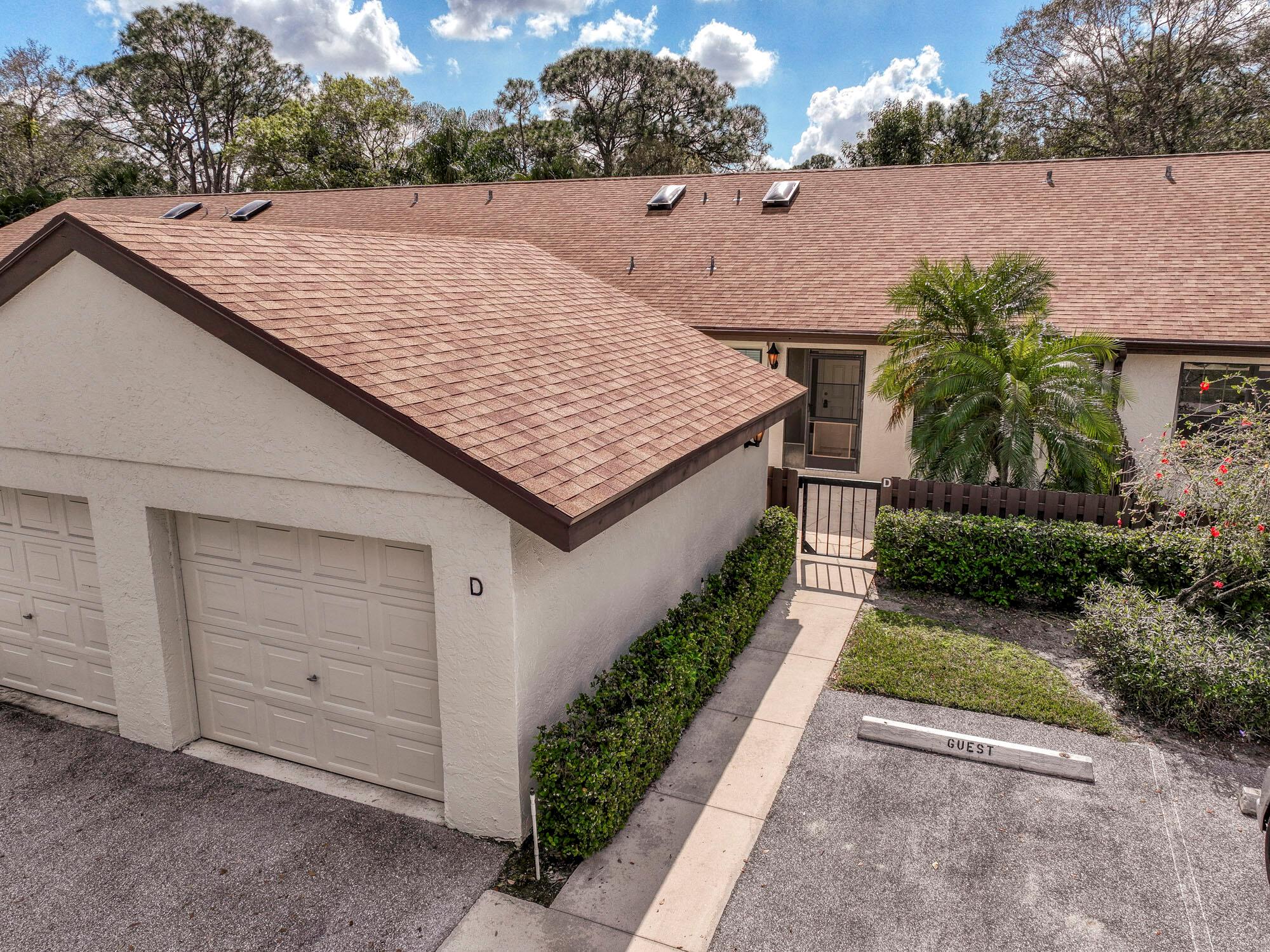 2084 Sw Silver Pine Way 122-d Property Photo 1