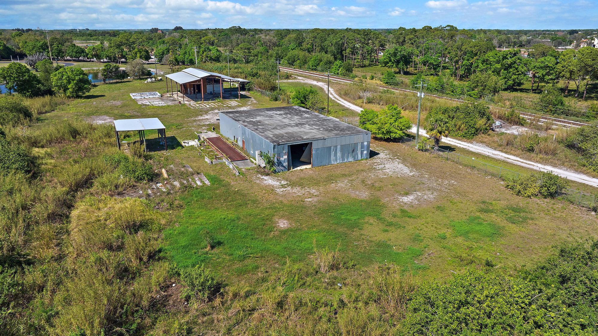 15803 Sw Farm Road Property Photo 3