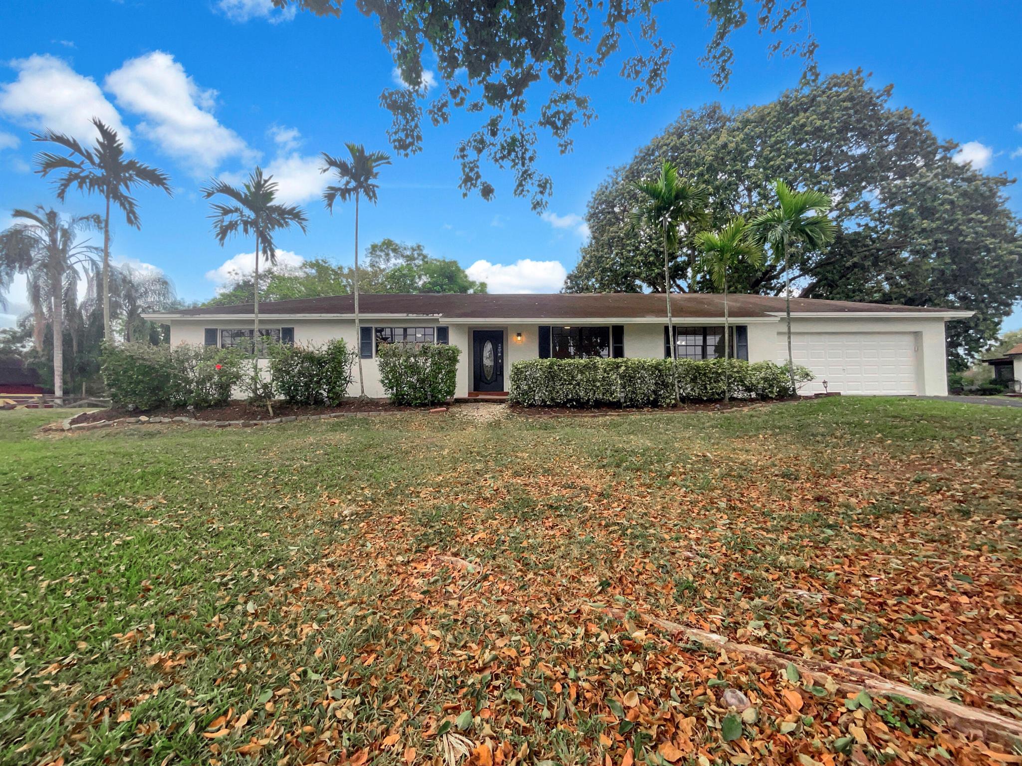 20410 Sw 49th Court Property Photo 1