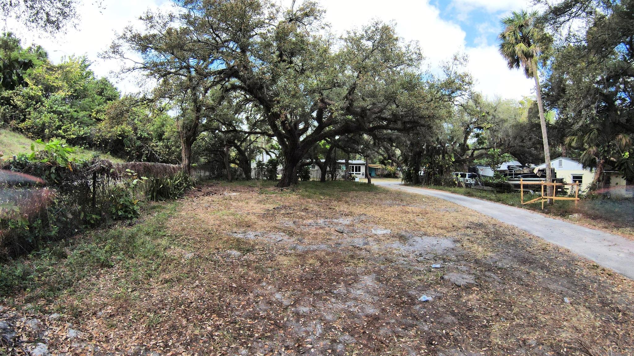 2060 Sw 16th Court Property Photo 5