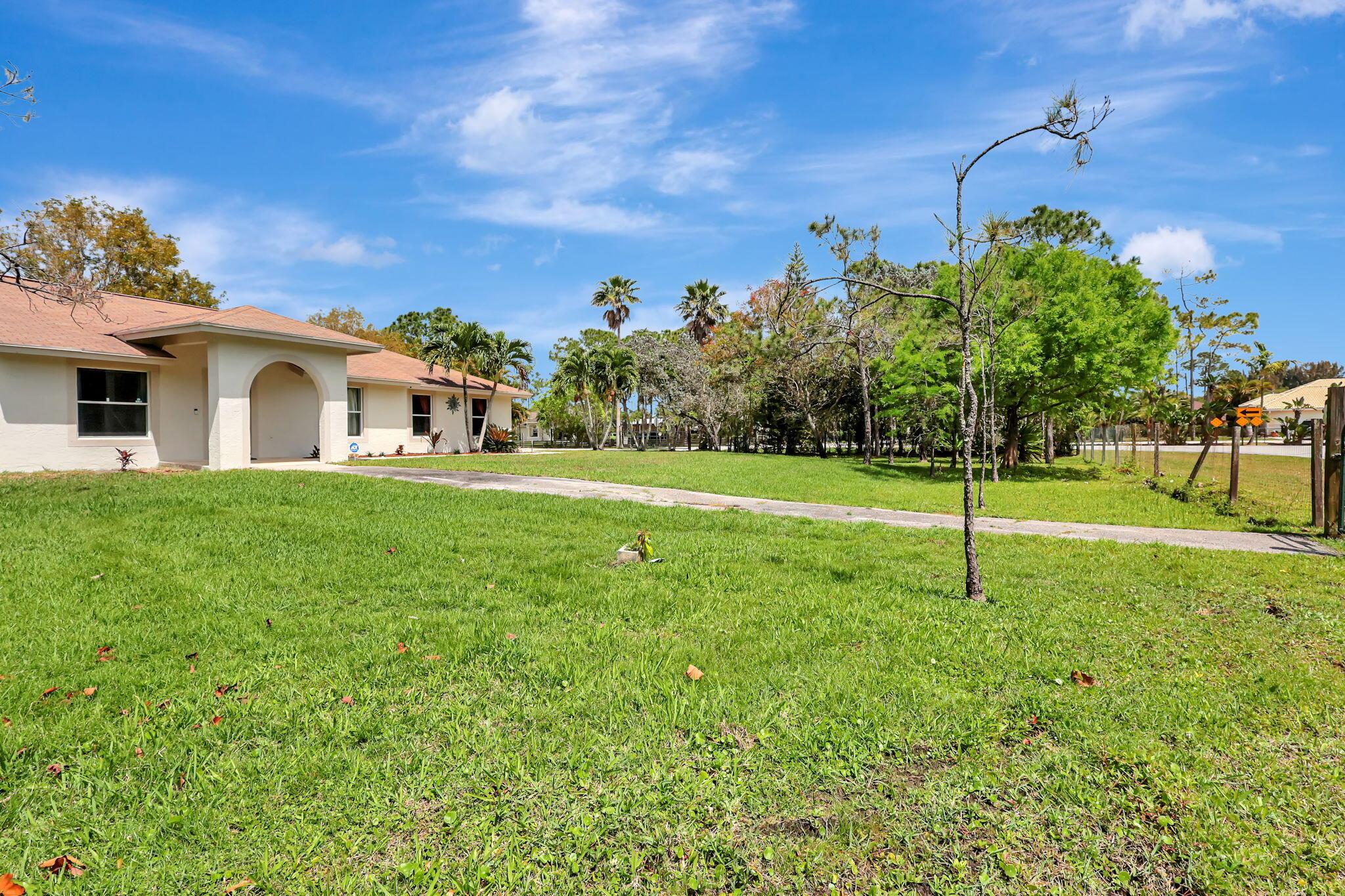 12021 61st Street N Property Photo 3