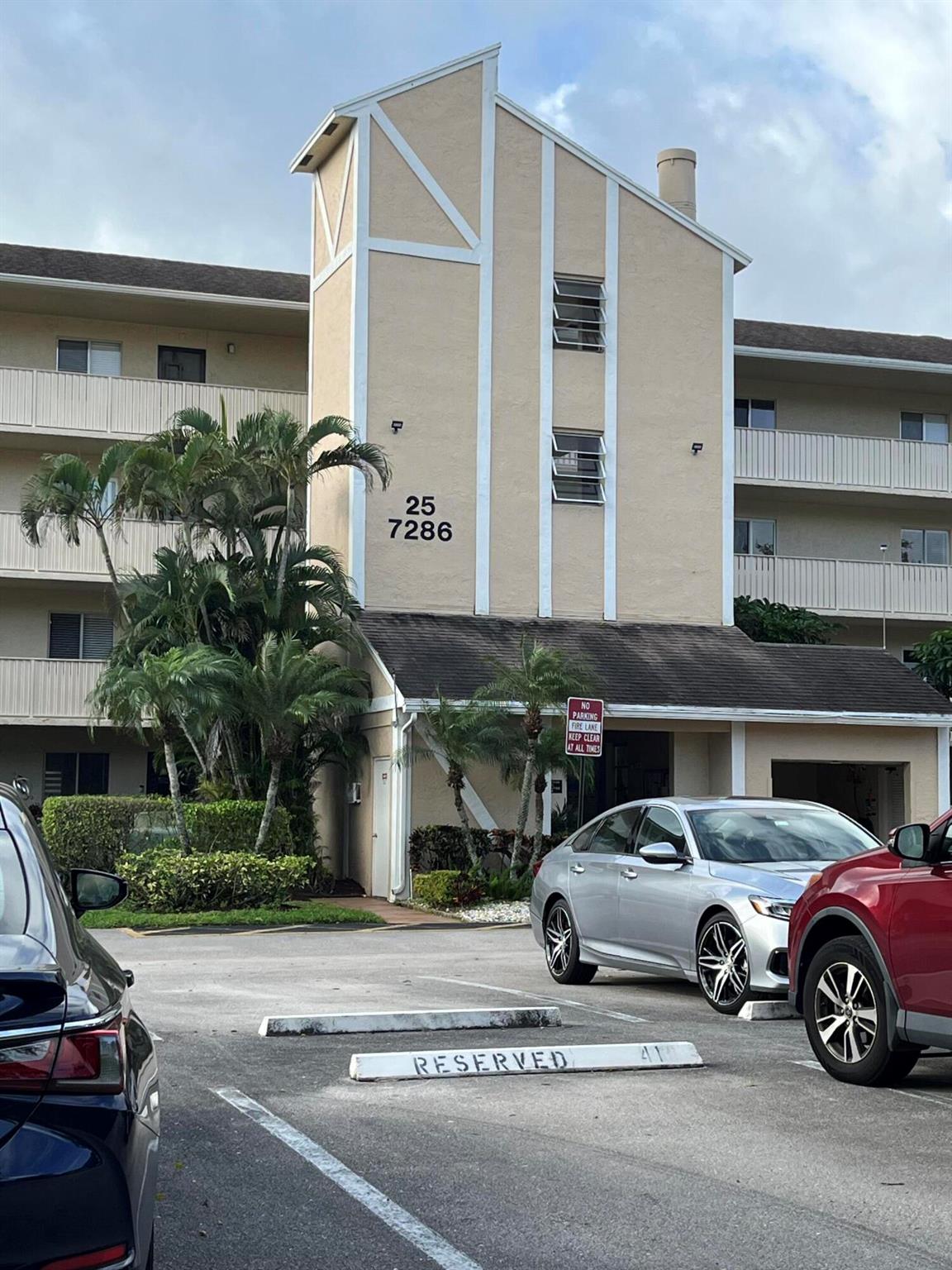 7286 Huntington Lane #103