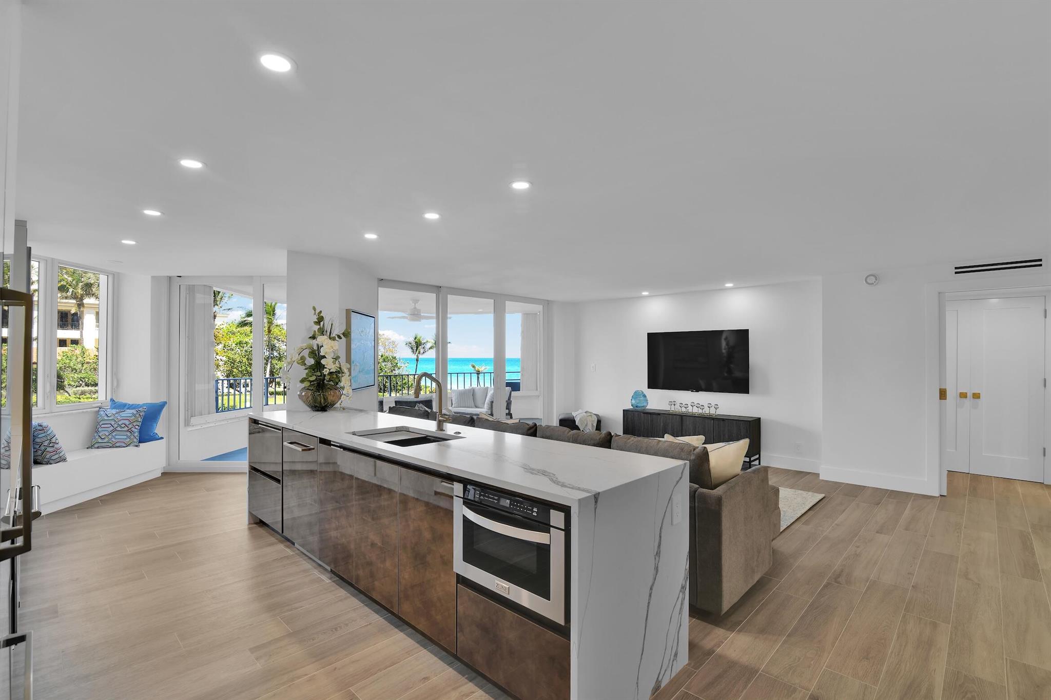 500 S Ocean Boulevard 303 Property Photo 9