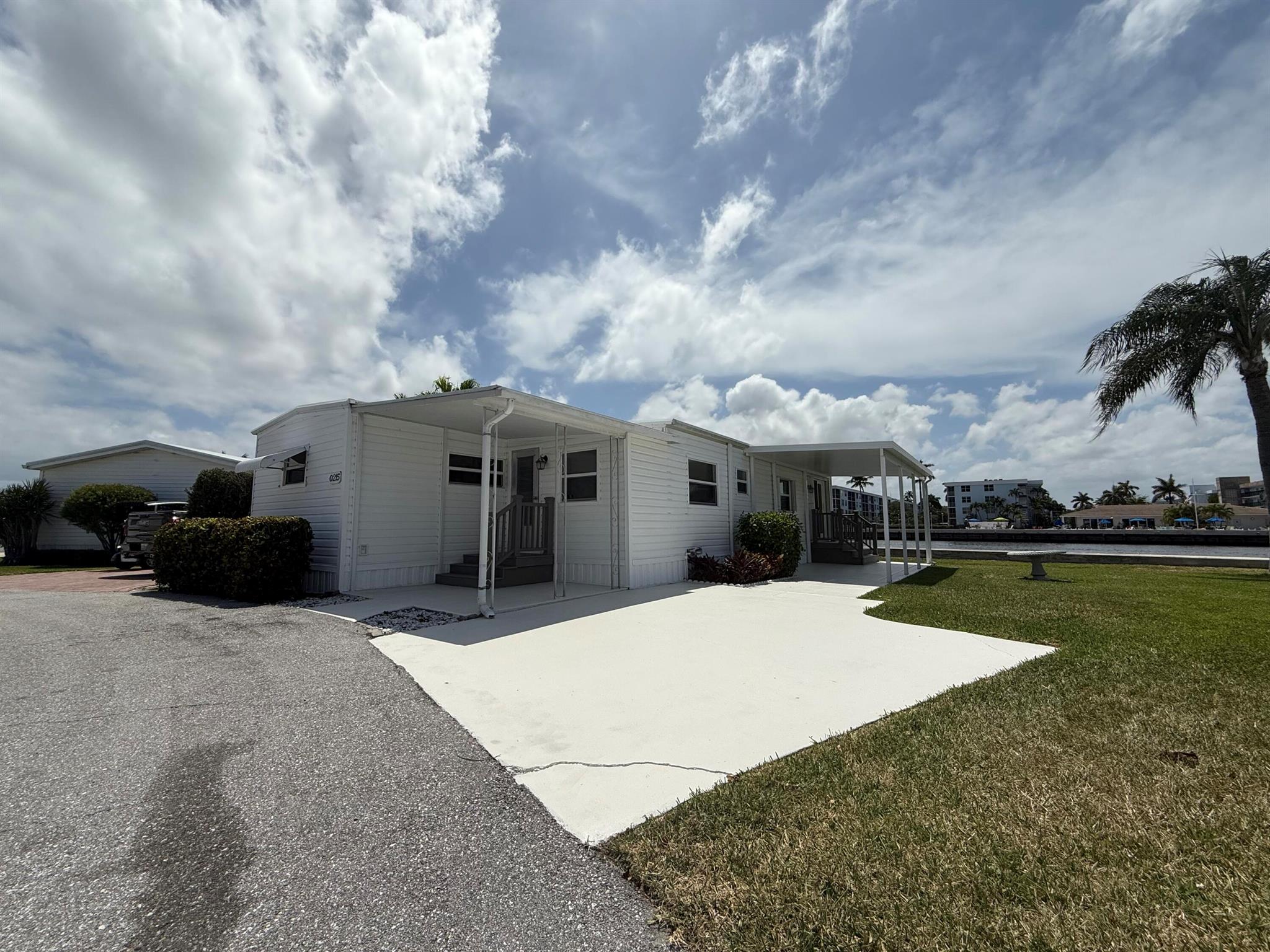 215 S Heron Drive O Property Photo