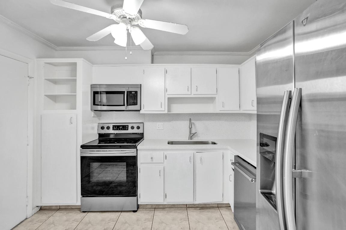 6200 S Falls Cir Drive 202 Property Photo 6