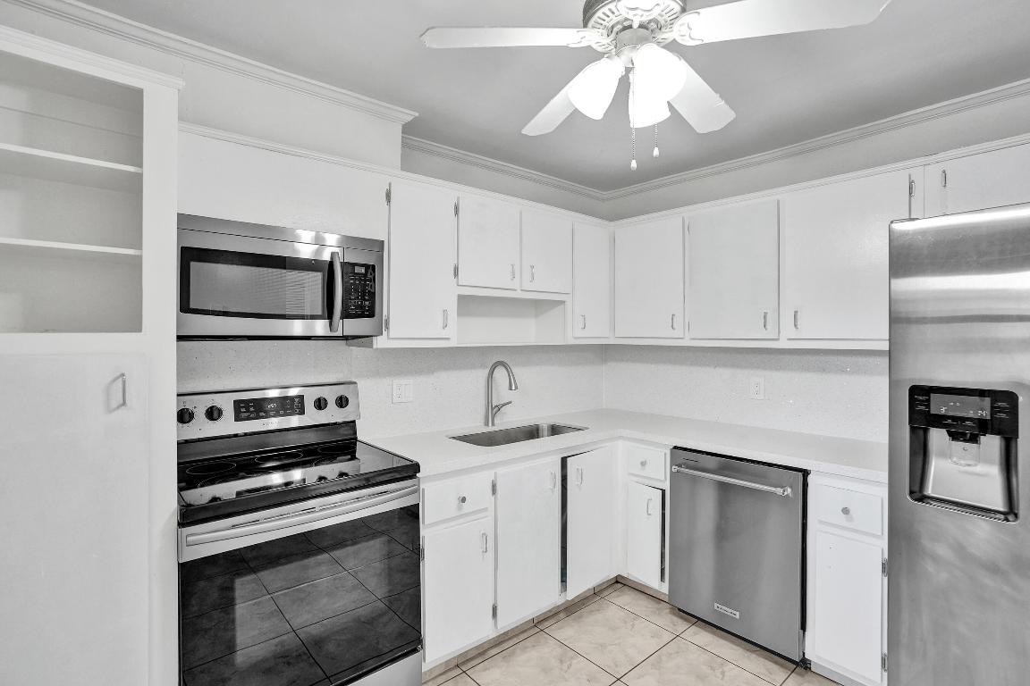 6200 S Falls Cir Drive 202 Property Photo 7