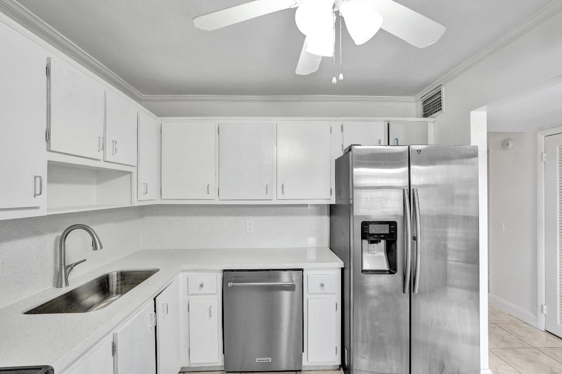 6200 S Falls Cir Drive 202 Property Photo 8
