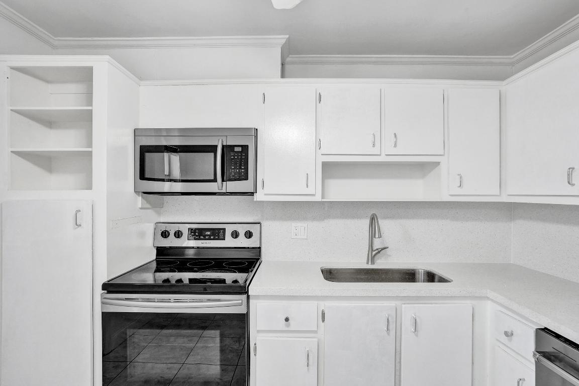6200 S Falls Cir Drive 202 Property Photo 9