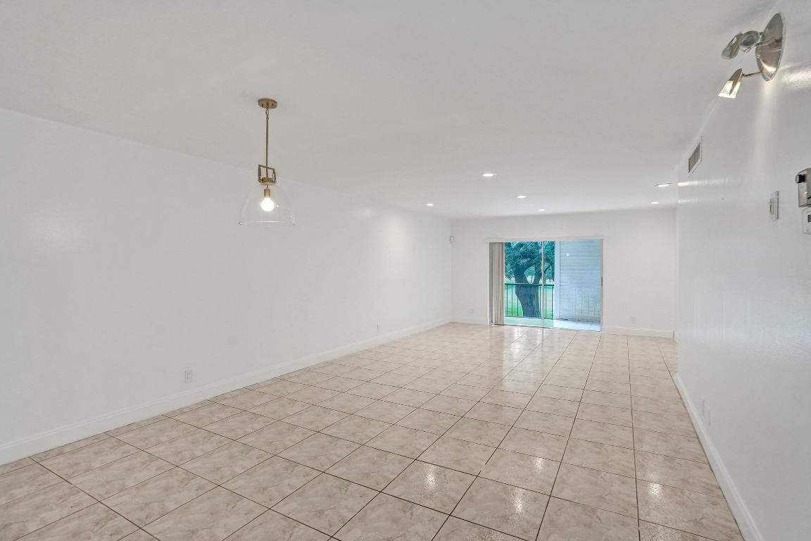 6200 S Falls Cir Drive 202 Property Photo 10