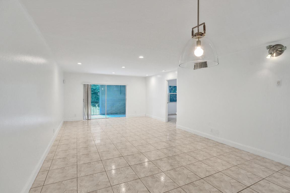 6200 S Falls Cir Drive 202 Property Photo 12