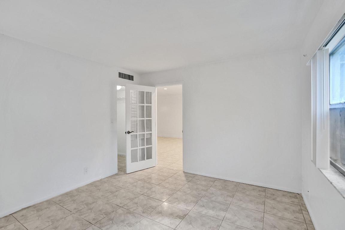 6200 S Falls Cir Drive 202 Property Photo 18