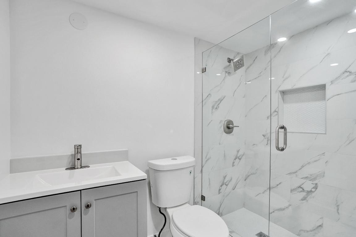 6200 S Falls Cir Drive 202 Property Photo 19