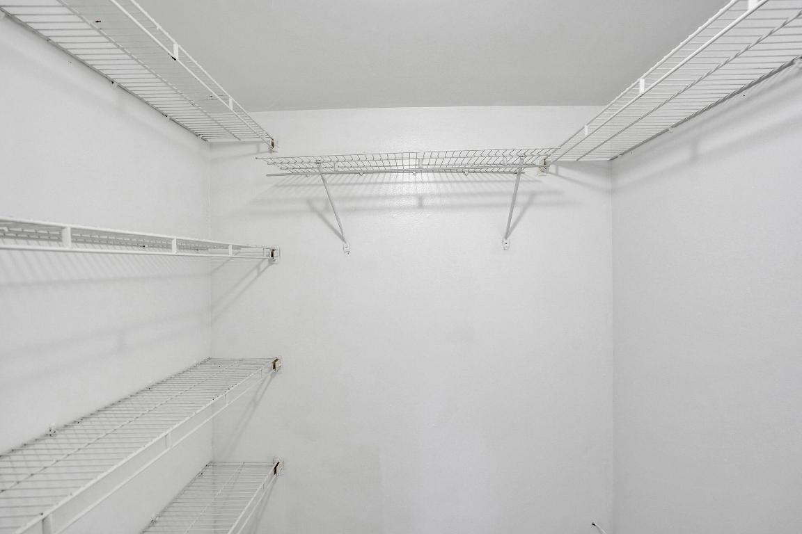 6200 S Falls Cir Drive 202 Property Photo 21