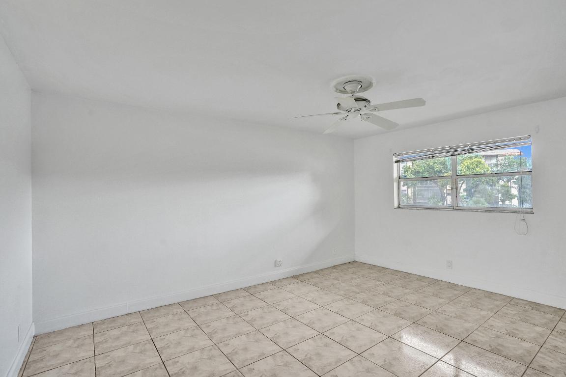 6200 S Falls Cir Drive 202 Property Photo 23