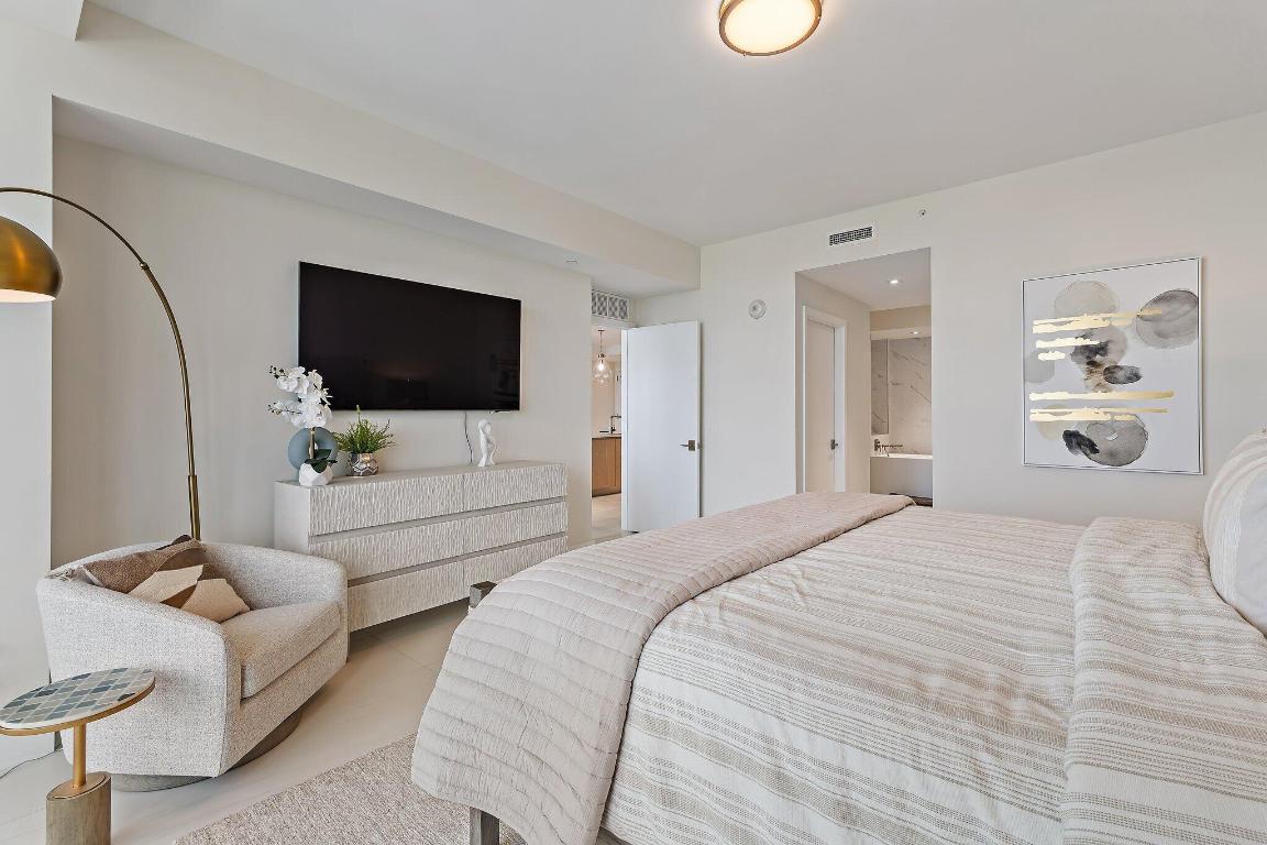 3100 N Ocean 906 Property Photo 16