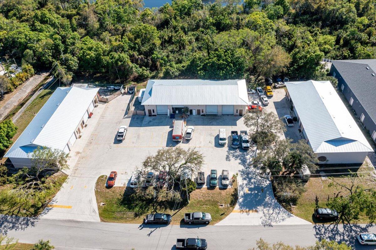 1618 Se South Niemeyer Circle Property Photo