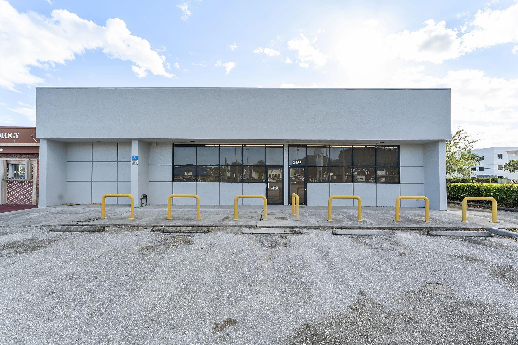 3156 S Congress Avenue Property Photo