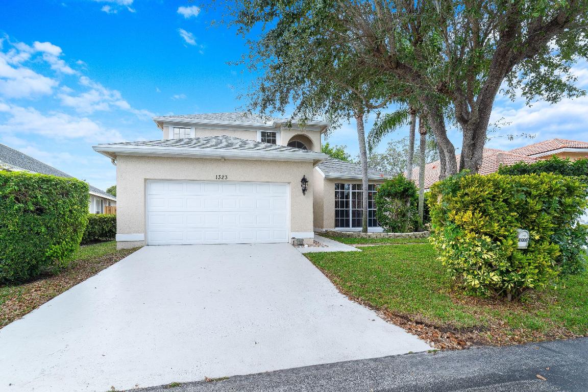 R11070135 Property Photo 1