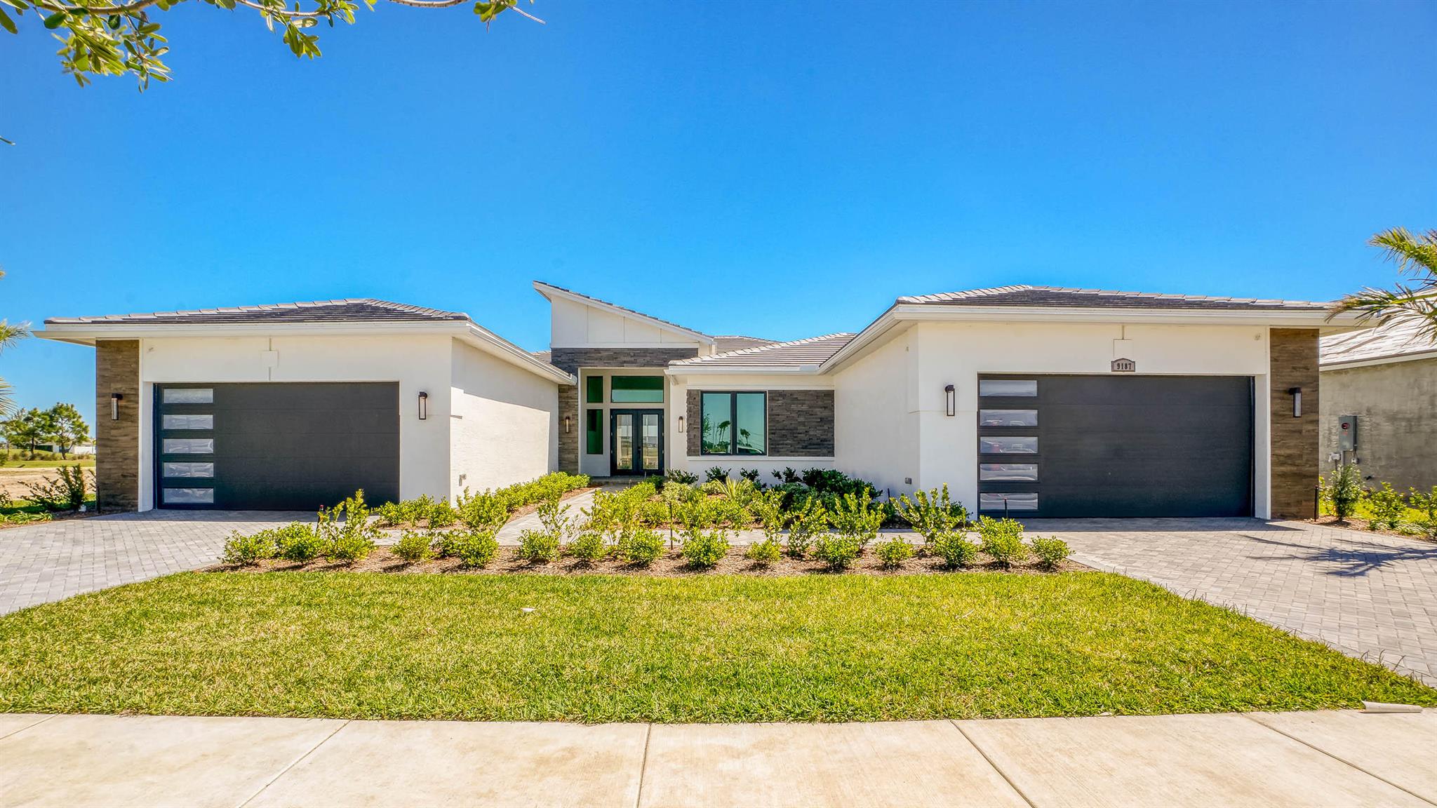 9187 SW Shinnecock Drive Picture