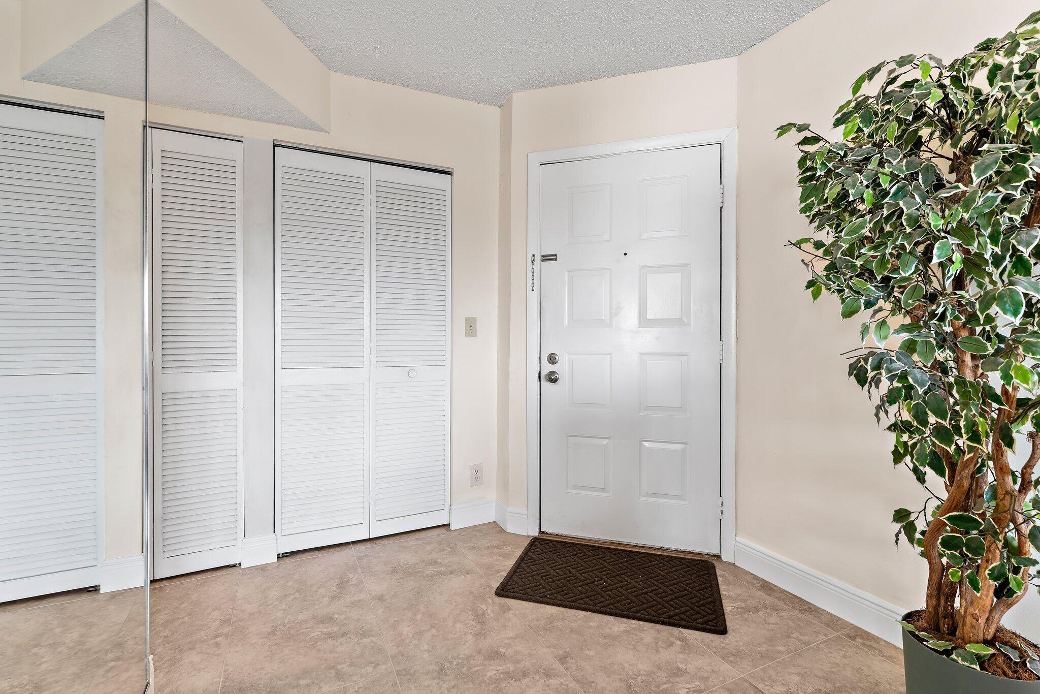 1605 S Us Highway 1 B406 Property Photo 6