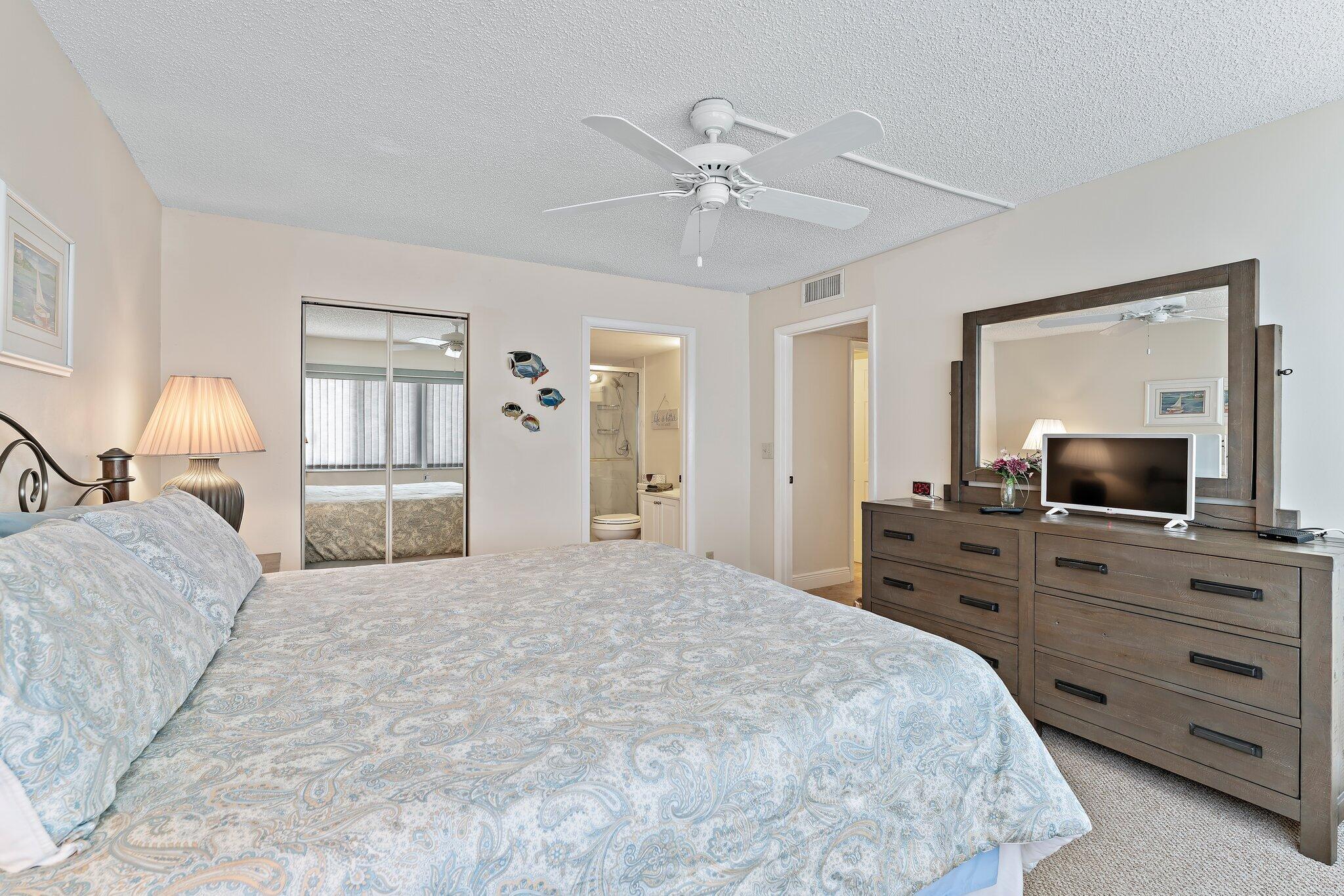 1605 S Us Highway 1 B406 Property Photo 25