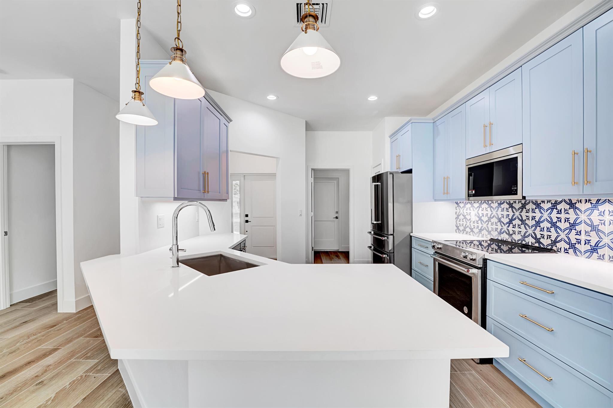1085 26th Street Property Photo 1