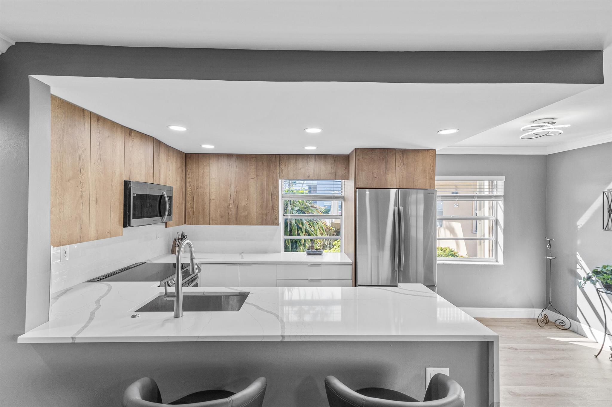 195 Burgundy E Property Photo 1